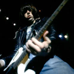 She's The One Chords by The Ramones