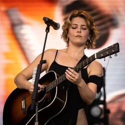 On And On And On Chords by Maggie Rogers