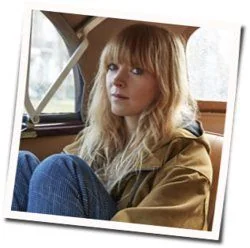 Nobody Comes Round Here Chords by Lucy Rose