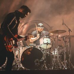Waves Chords by Royal Blood