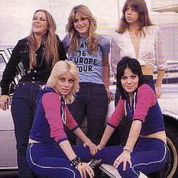 Hollywood Bass Tab by The Runaways