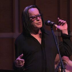Pretending To Care Chords by Todd Rundgren