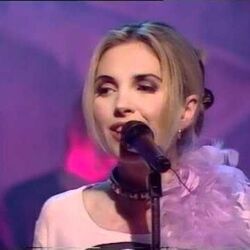 Who Do You Think You Are Chords by Saint Etienne