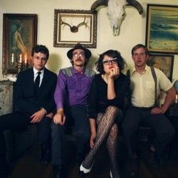 Roll Around Chords by Sallie Ford And The Sound Outside