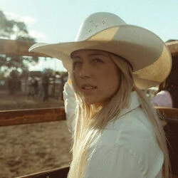 To Love A Cowboy Chords by Sara Berki