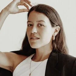 A Dónde Podría Huir Chords by Sara Torres