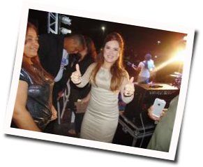 Só Quem Tem Raiz Chords by Sarah Farias