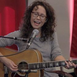 Honey And The Dew Chords by Sarah Lee Guthrie
