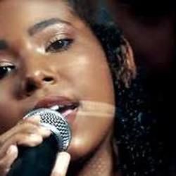 Apenas Louve Chords by Sarah Rocha