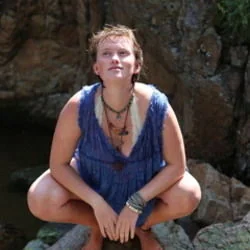 Roots In The Water Chords by Savannah Clancy