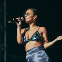 Sedef Sebüktekin chords for Günler kısa