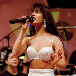 Yo Me Voy Bass tabs by Selena