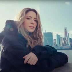última  Chords by Shakira
