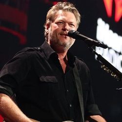 Throw It On Back Chords by Blake Shelton