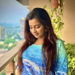 Ei Toh Ami Chai Acoustic by Shreya Ghoshal