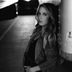 Dreamins Free Intro by Caitlyn Smith