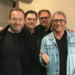 The Smithereens chords for Auld lang syne