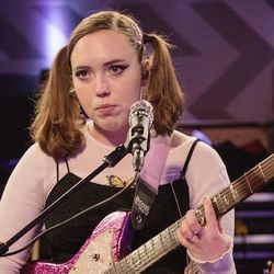 Kissing In The Rain Chords by Soccer Mommy