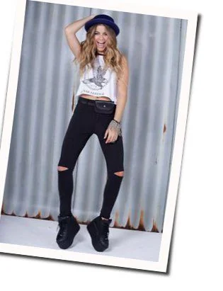 De Aqui A La Luna Chords by Sofia Reyes