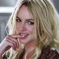 Womanizer  Chords by Britney Spears