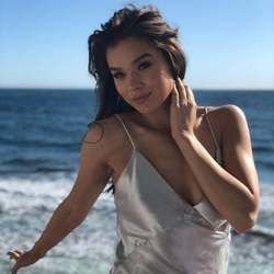 Starving Ukulele  Chords by Hailee Steinfeld