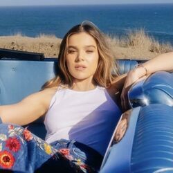 Sunkissing by Hailee Steinfeld