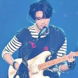Hold My Hand Han Chords by Stray Kids