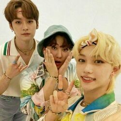 Surfin Chords by Stray Kids
