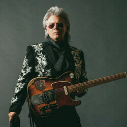 Now That's Country Chords by Marty Stuart