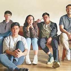 Pasilyo  Chords by SunKissed Lola