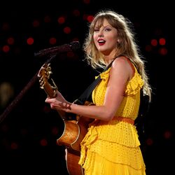 Death By A Thousand Cuts Acoustic Live Chords by Taylor Swift