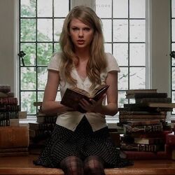 The Story Of Us Bass tabs by Taylor Swift