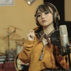 Syahiba Saufa chords for Aku ra mundur tepung kanji