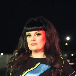 Tami Neilson chords for Neon cowgirl