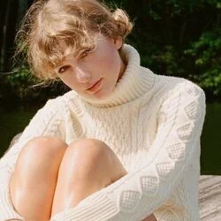 Cardigan Tab by Taylor Swift