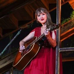 Sweeter Than Fiction - Holy Ground Live Chords by Taylor Swift