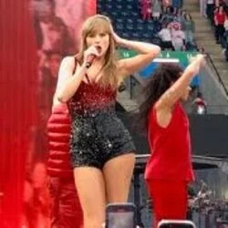 We Are Never Ever Getting Back Together Live Chords by Taylor Swift