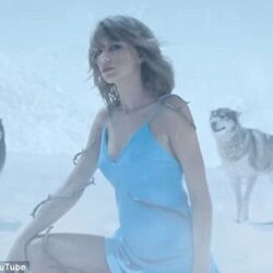 Out Of The Woods Chords by Taylor Swift