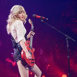 Red Live Tab by Taylor Swift