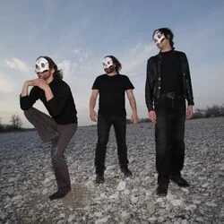 Difendere I Mostri Dalle Persone Chords by Tre Allegri Ragazzi Morti
