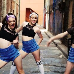 Girl Girl Girl Chords by Trio