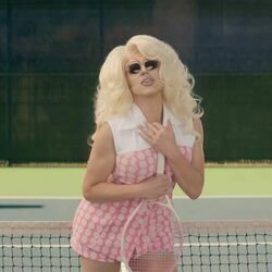 Cmon Loretta Chords by Trixie Mattel