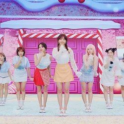 Candy Pop by Twice (트와이스)