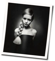 Pieces Of April Chords by Twiggy
