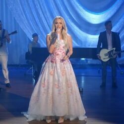 Because He Lives Chords by Carrie Underwood