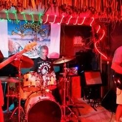 One More Song Chords by Venice