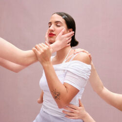 Victoria Canal chords for Black swan