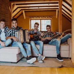 Vzrok chords for Pina colada