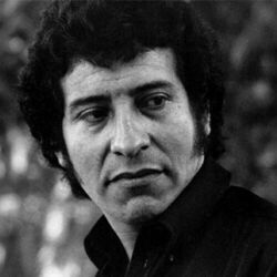Somos Cinco Mil Chords by Víctor Jara