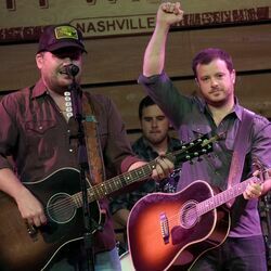 Honky Tonk Roll Chords by Wade Bowen